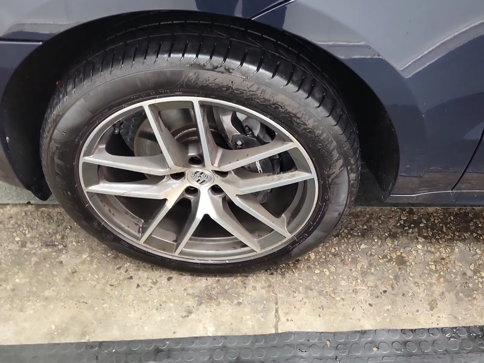 Front driver wheel/tire photo