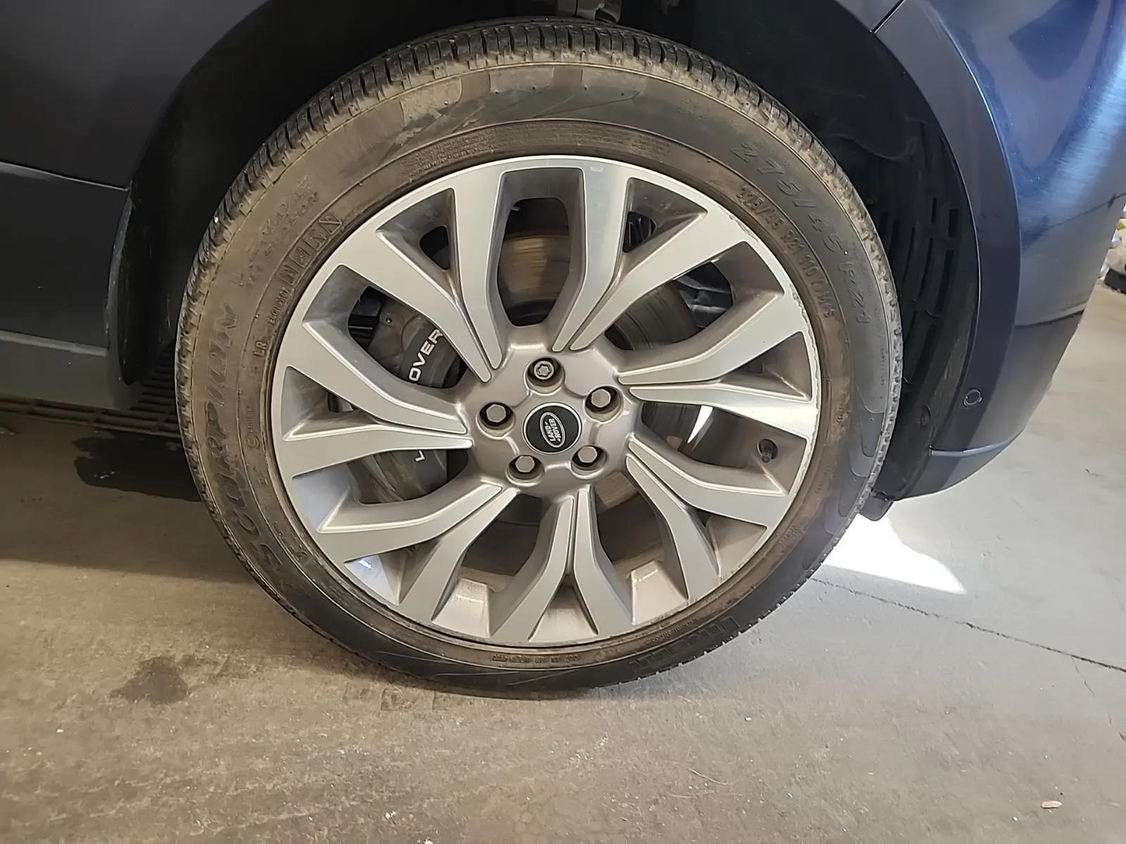 Right Front Wheel/Tire Photo