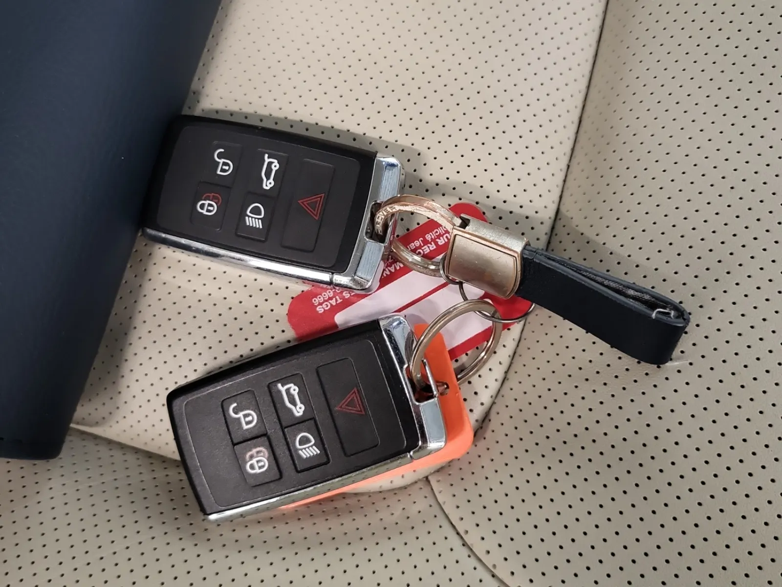 Keys/Fobs/Manual Photo