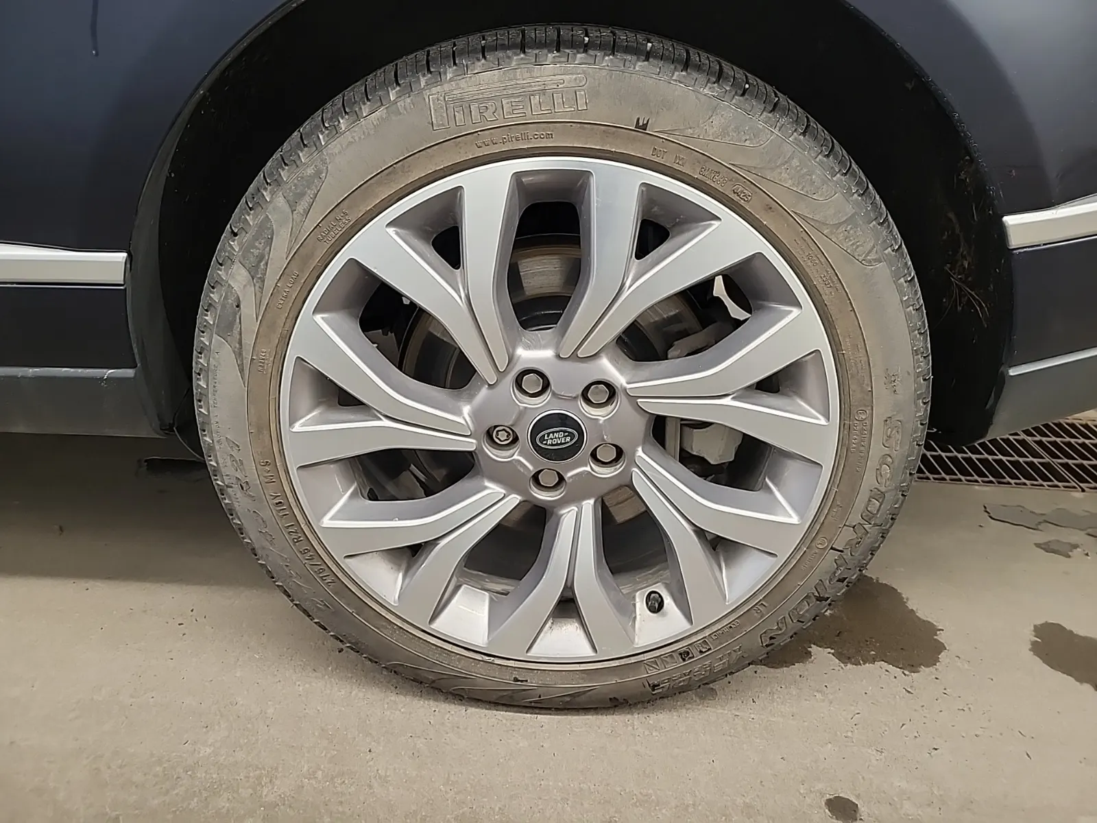 Left Rear Wheel/Tire Photo