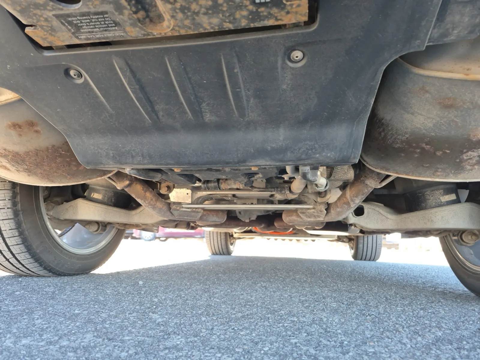 Undercarriage - Rear Photo