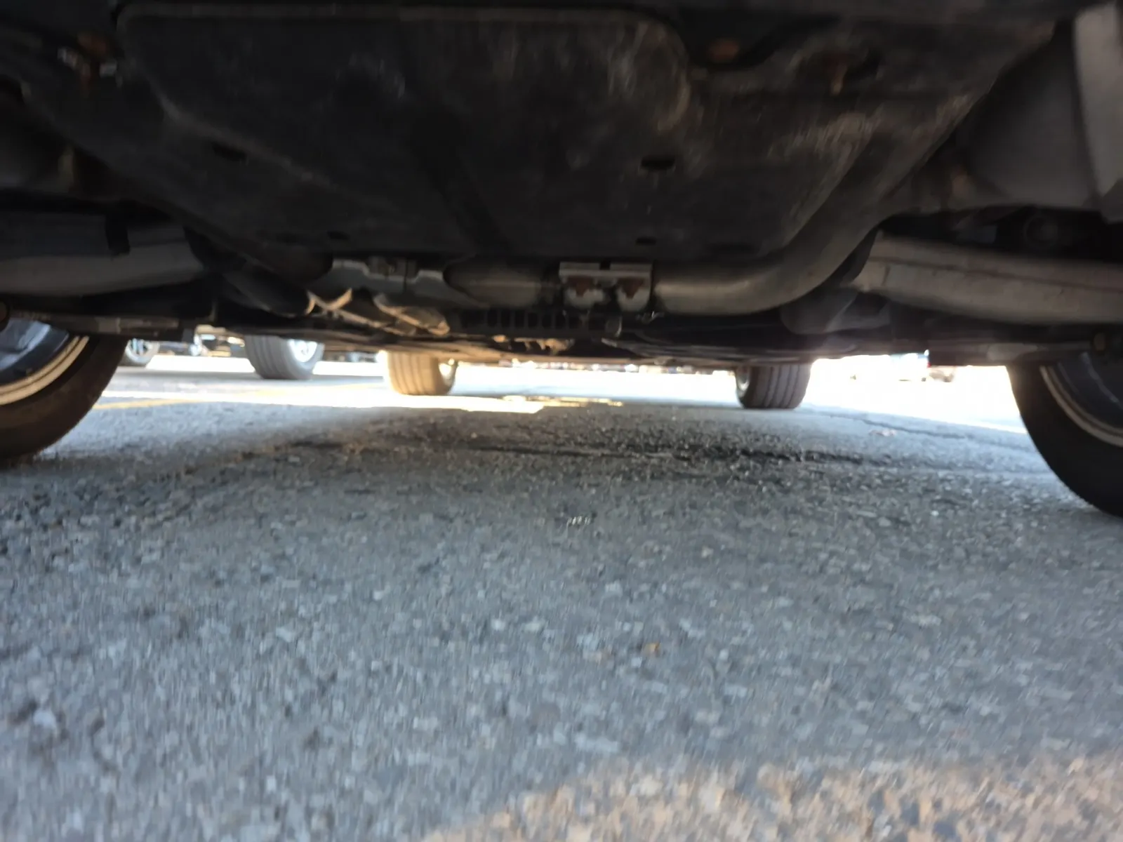 Undercarriage - Rear Photo