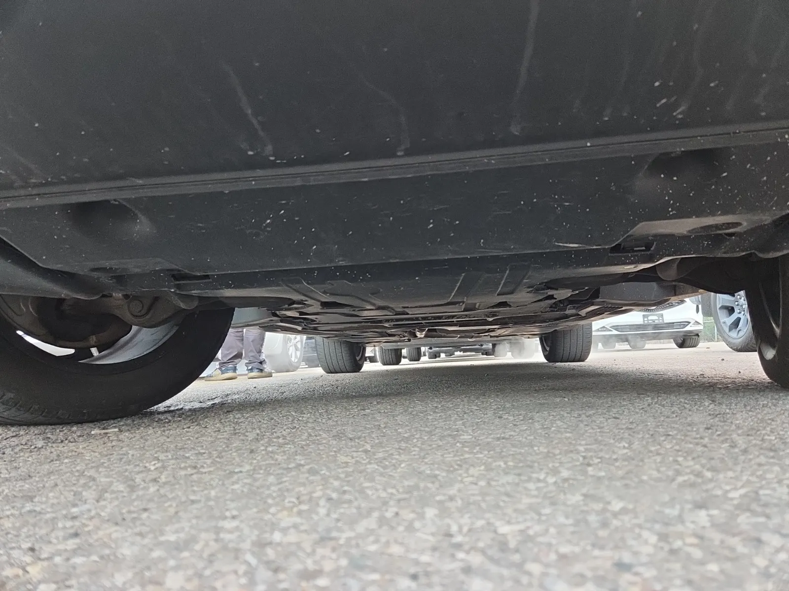 Undercarriage - Front Photo