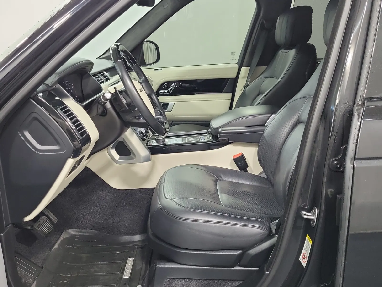 Front Interior Photo
