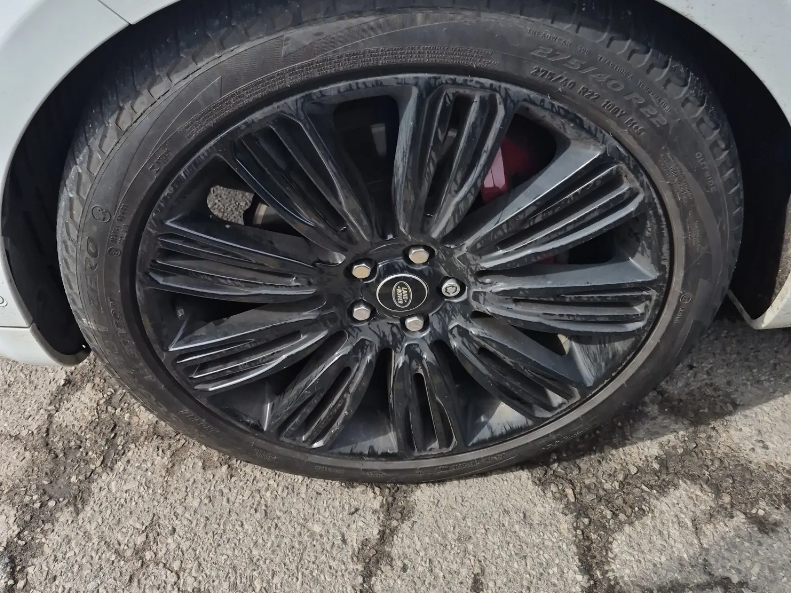 Front driver wheel/tire photo