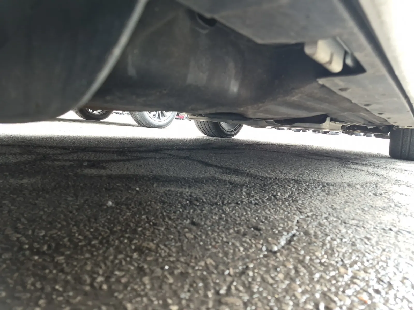 Undercarriage - Passenger Photo
