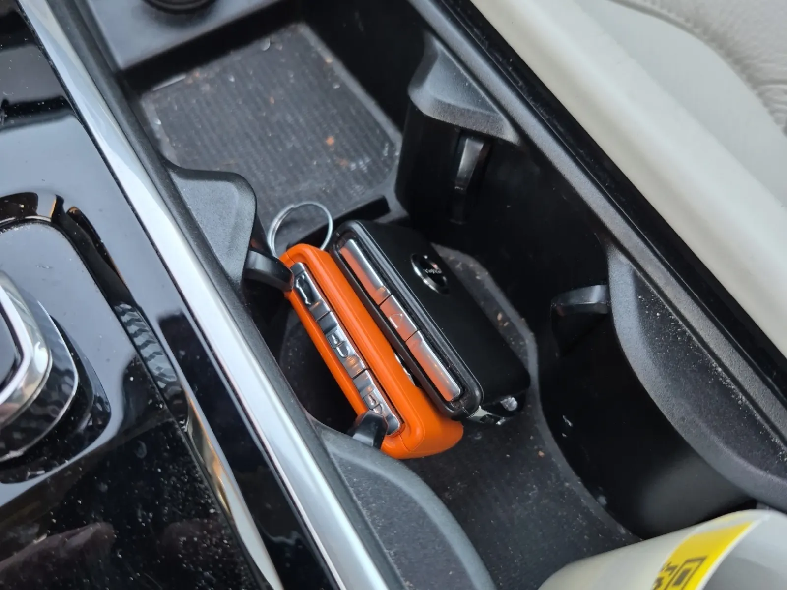 Keys/Fobs/Manual Photo