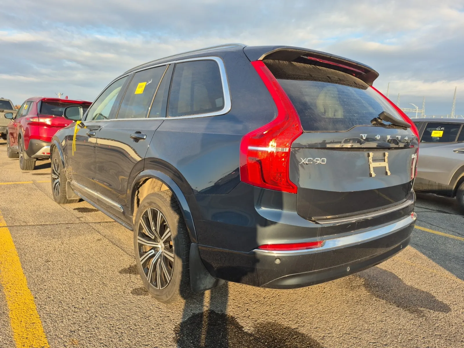 Driver Rear 3/4 Photo