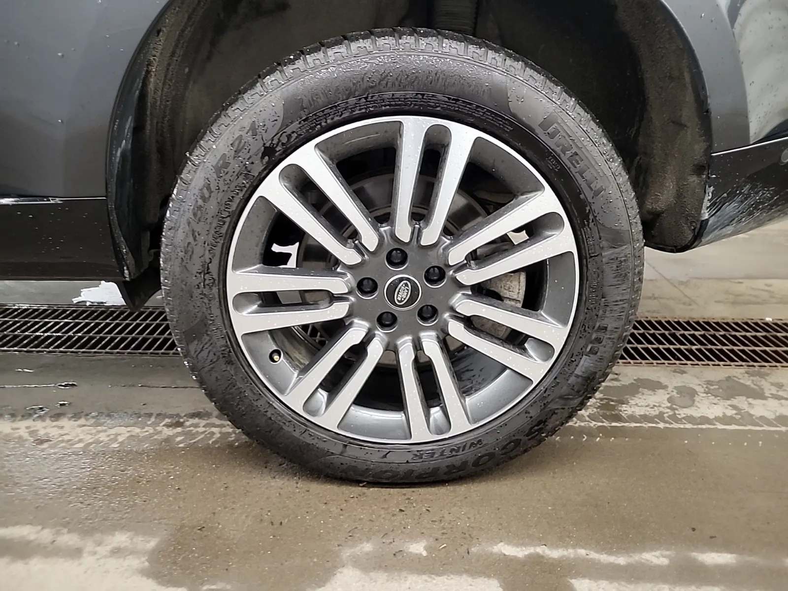 Left Rear Wheel/Tire Photo