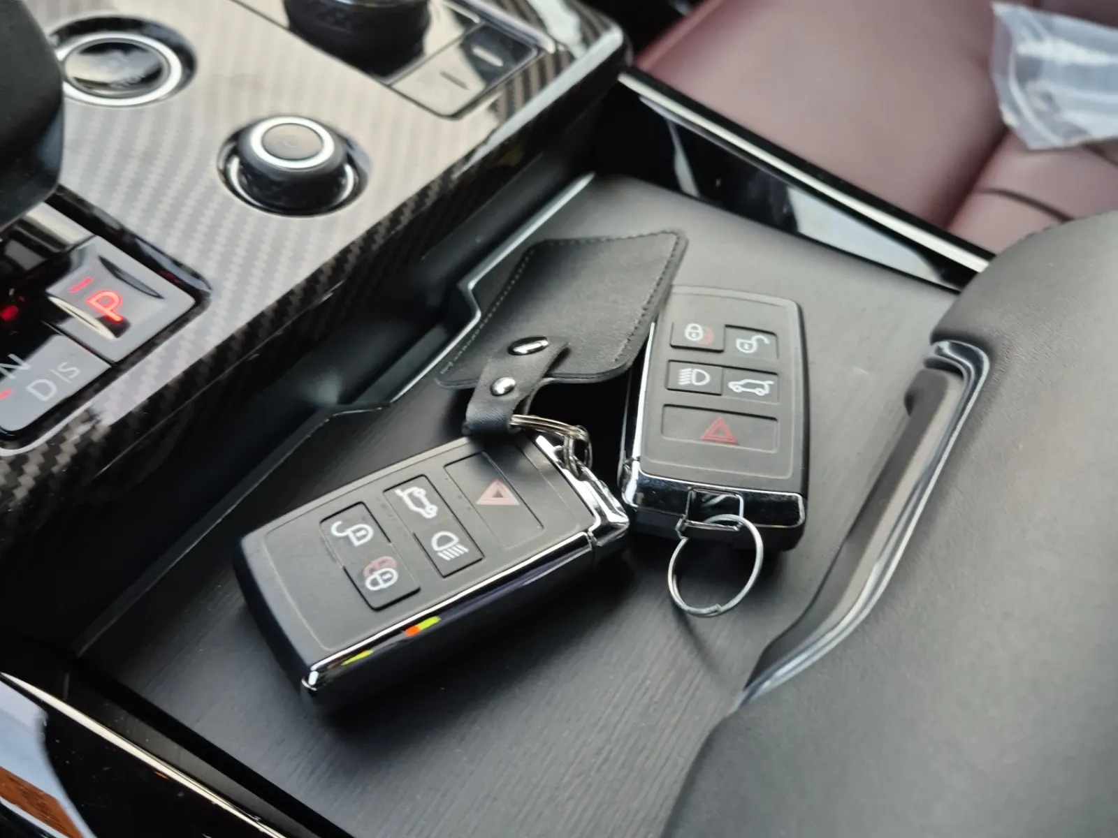Keys/Fobs/Manual Photo