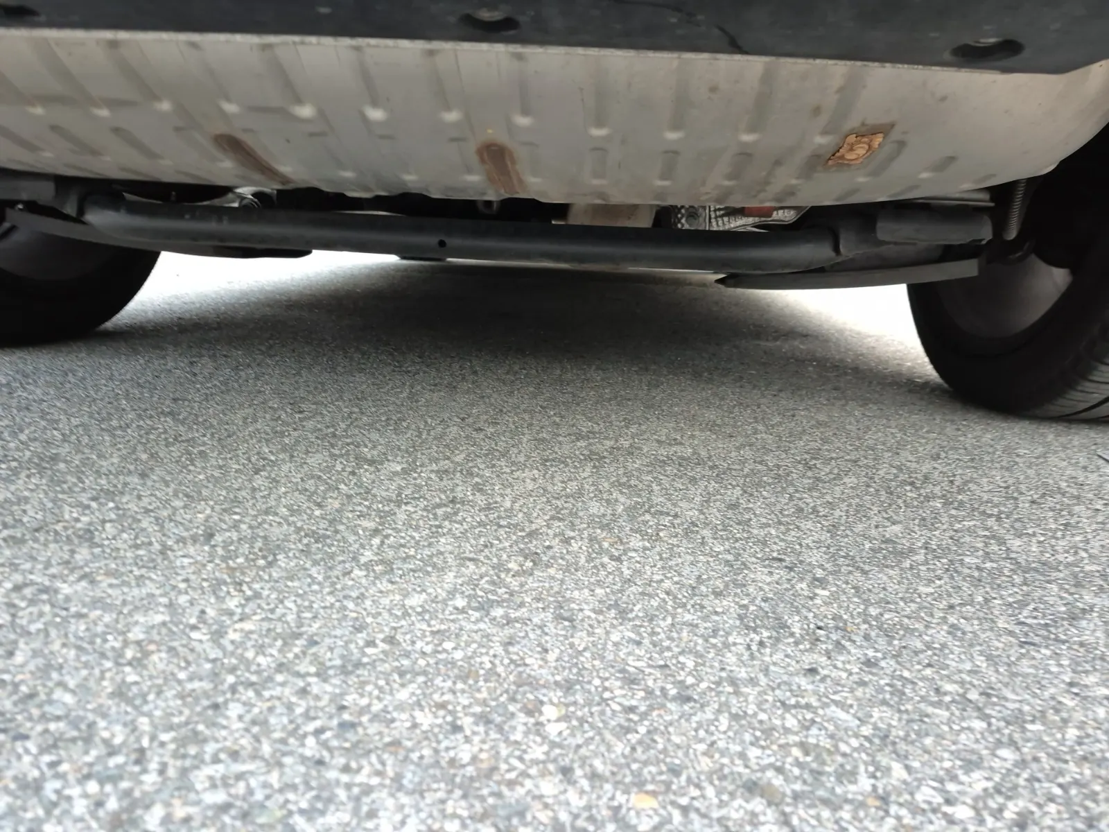 Undercarriage - Rear Photo