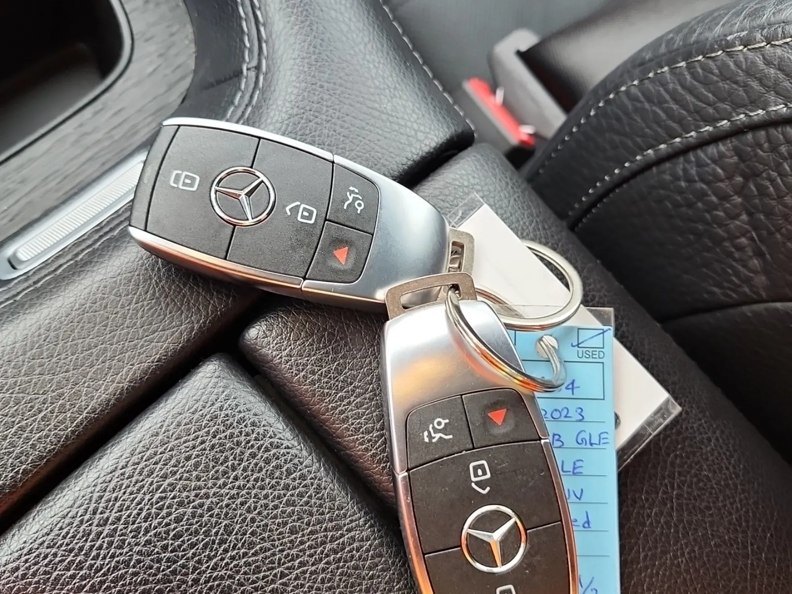 Keys/Fobs/Manual Photo