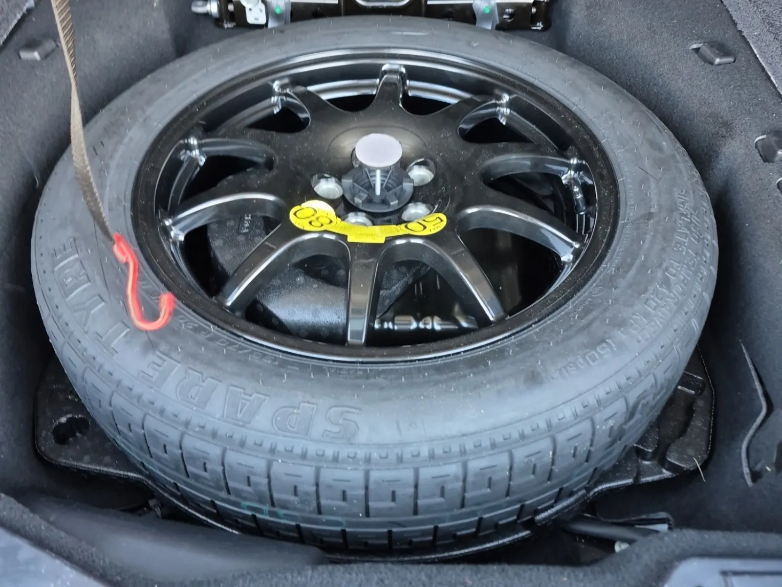 Spare Tire & Wheel Photo