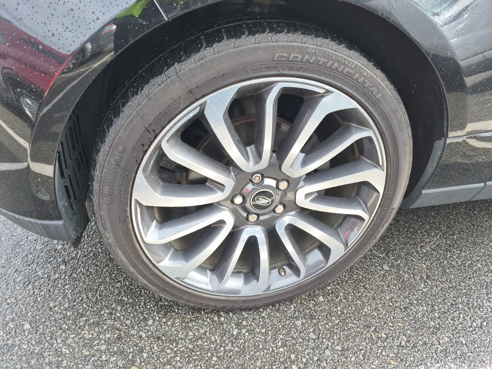 Front driver wheel/tire photo