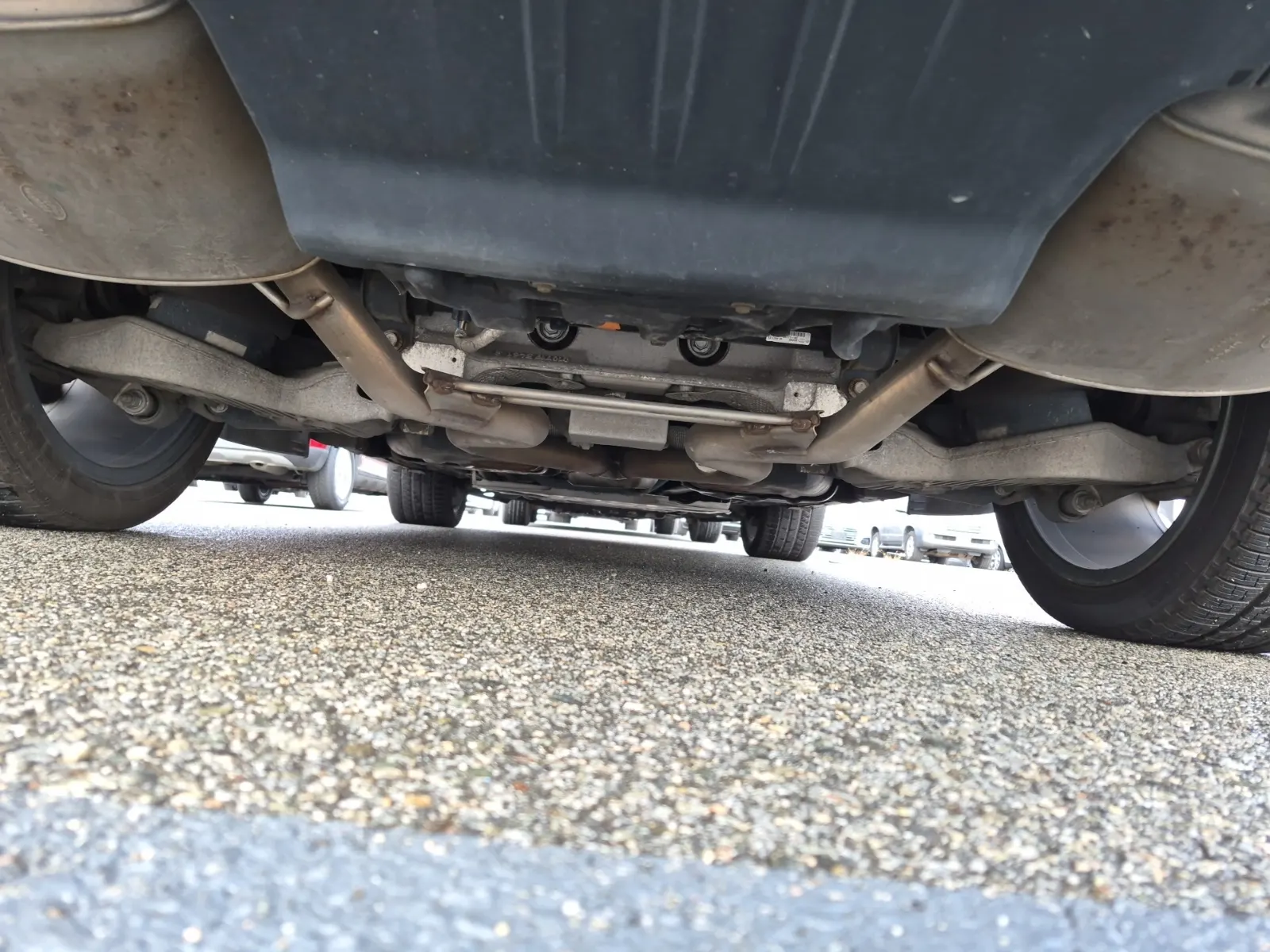 Undercarriage - Rear Photo