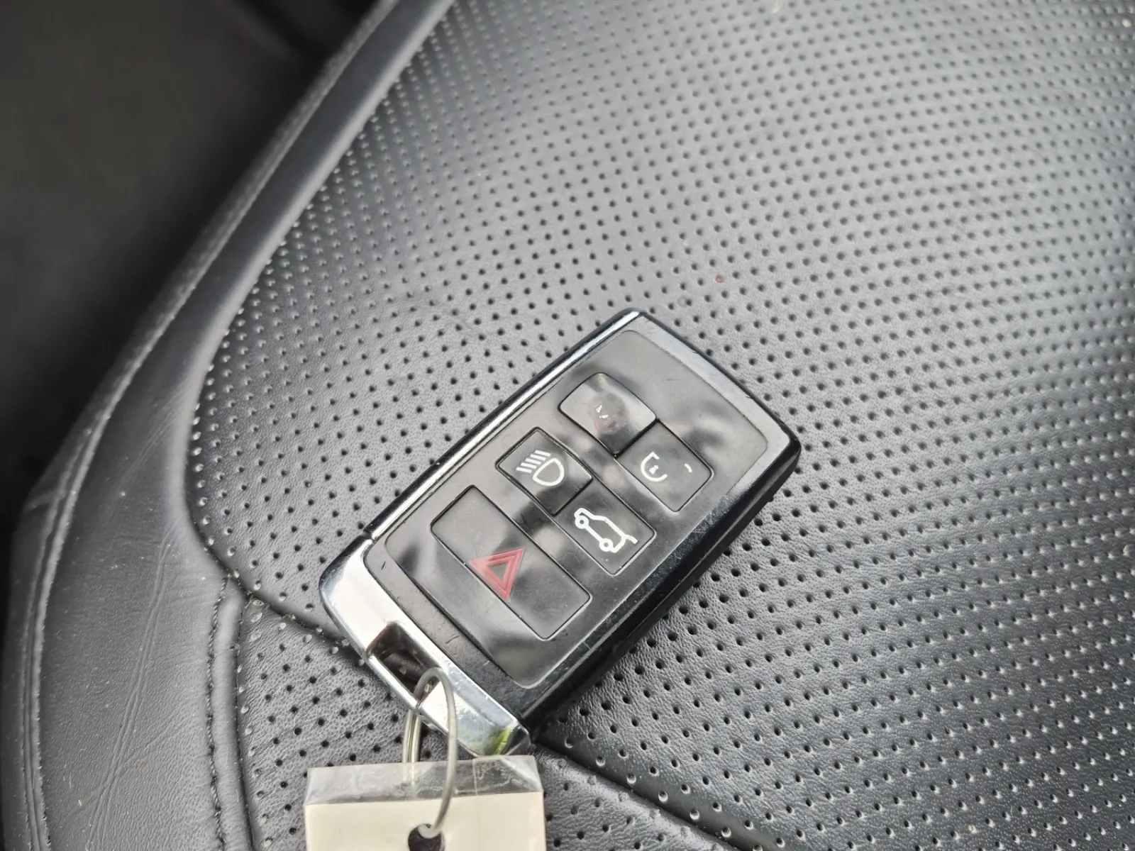 Keys/Fobs/Manual Photo