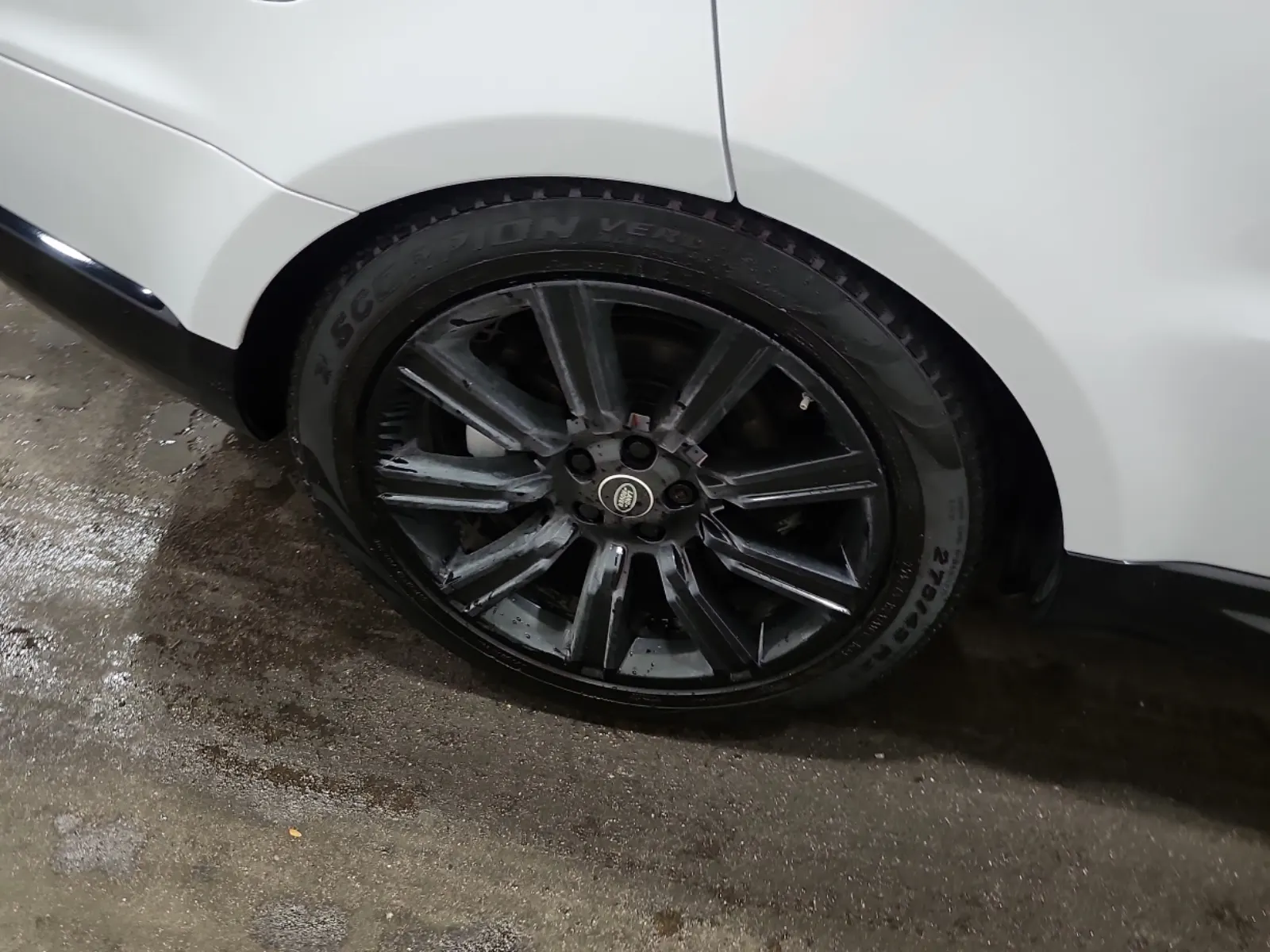 Right Rear Wheel/Tire Photo