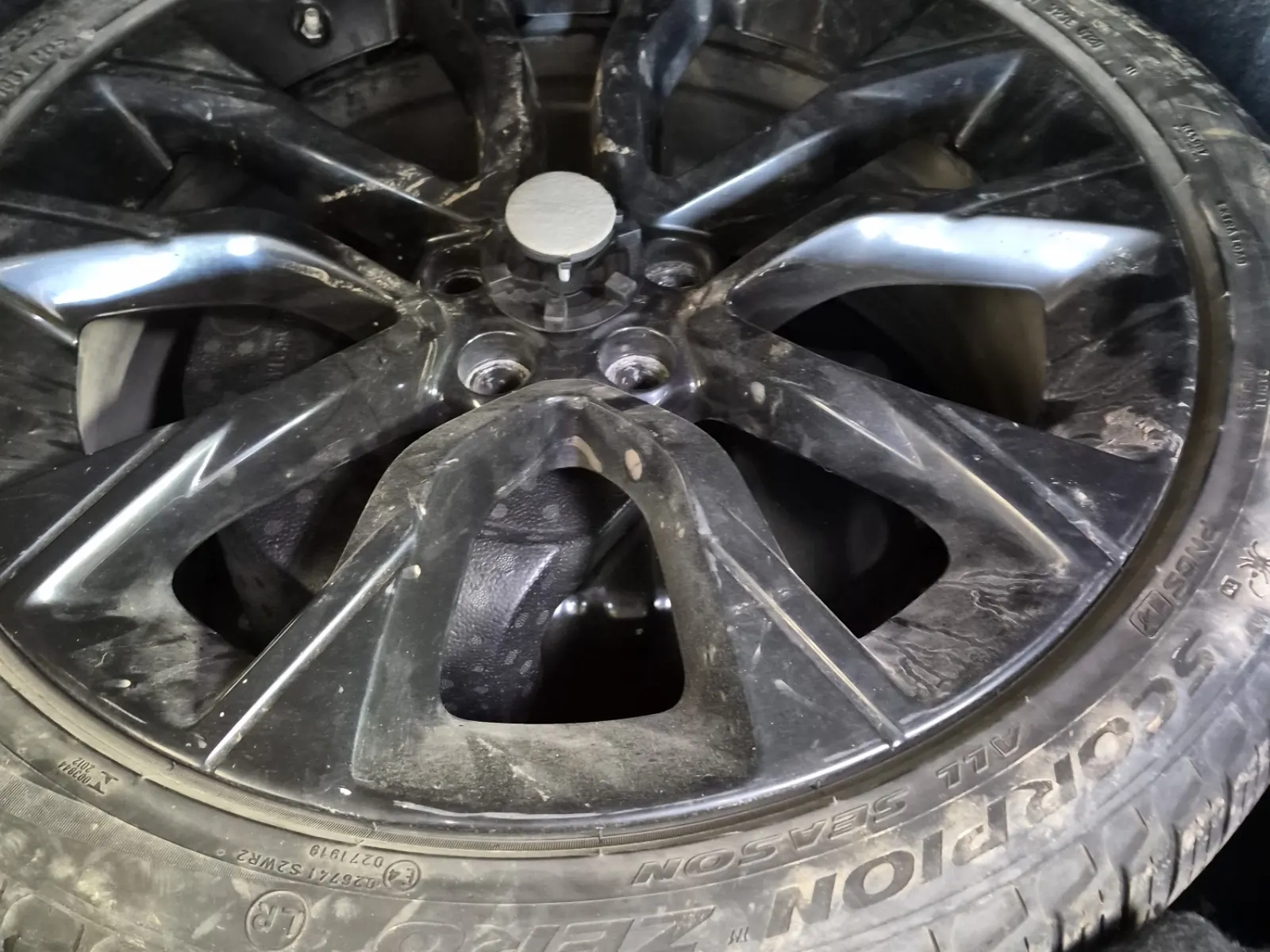 Spare Tire & Wheel Photo
