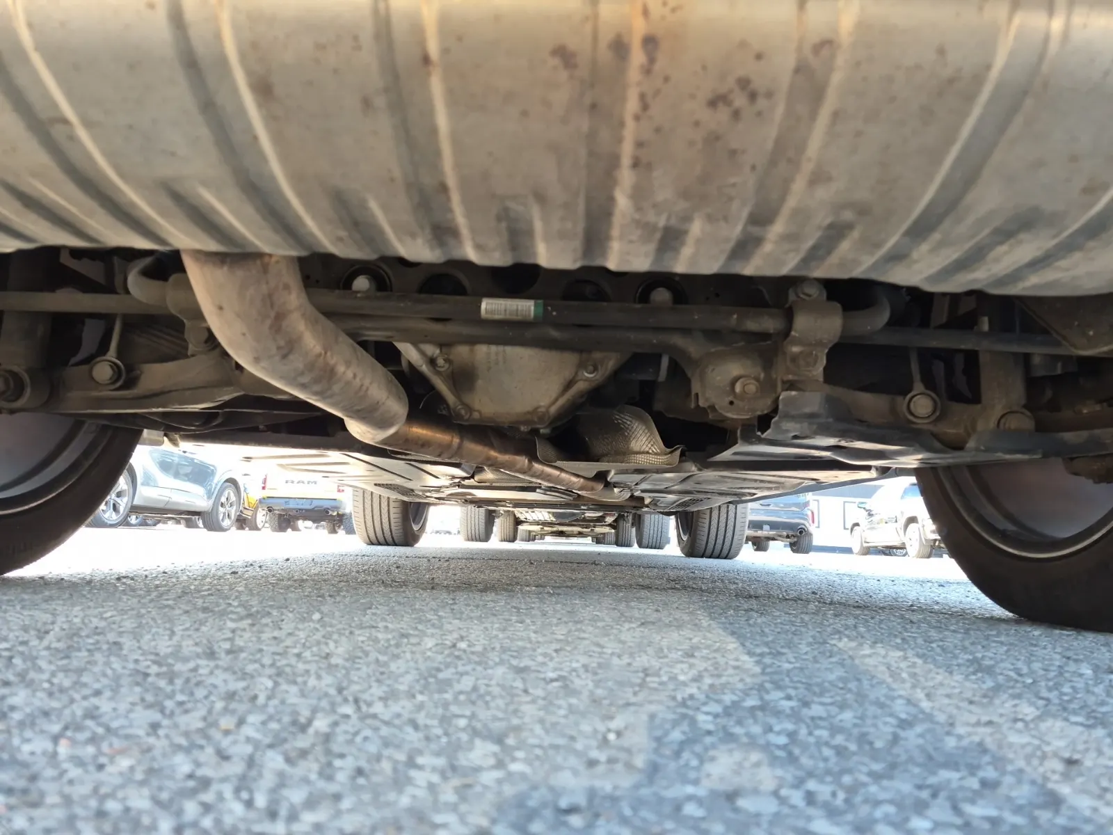 Undercarriage - Rear Photo