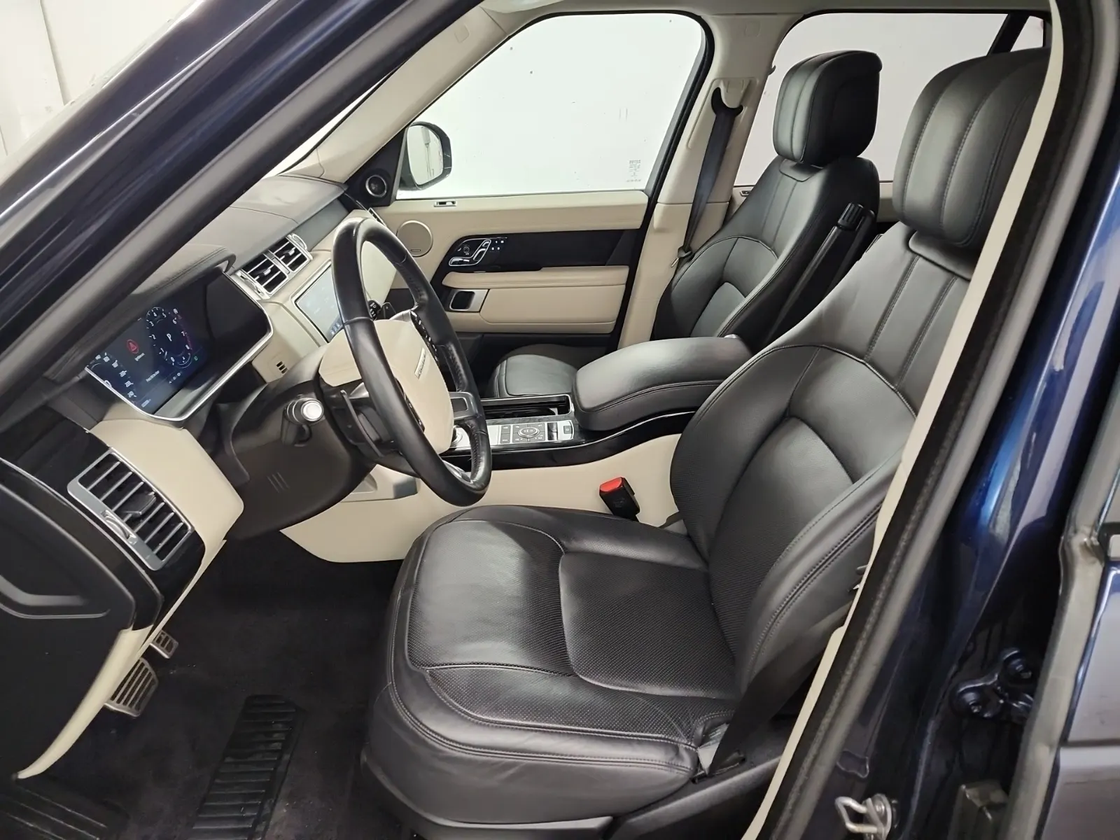Front Interior Photo