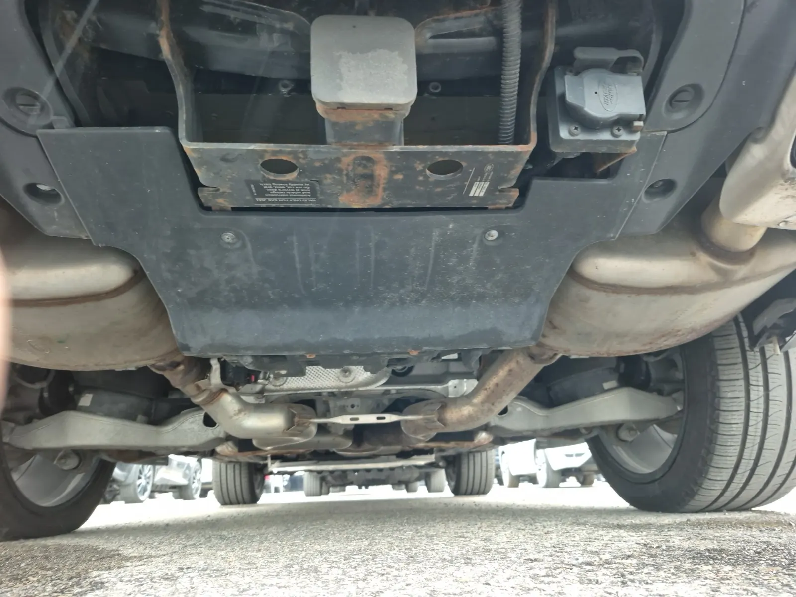 Undercarriage - Rear Photo