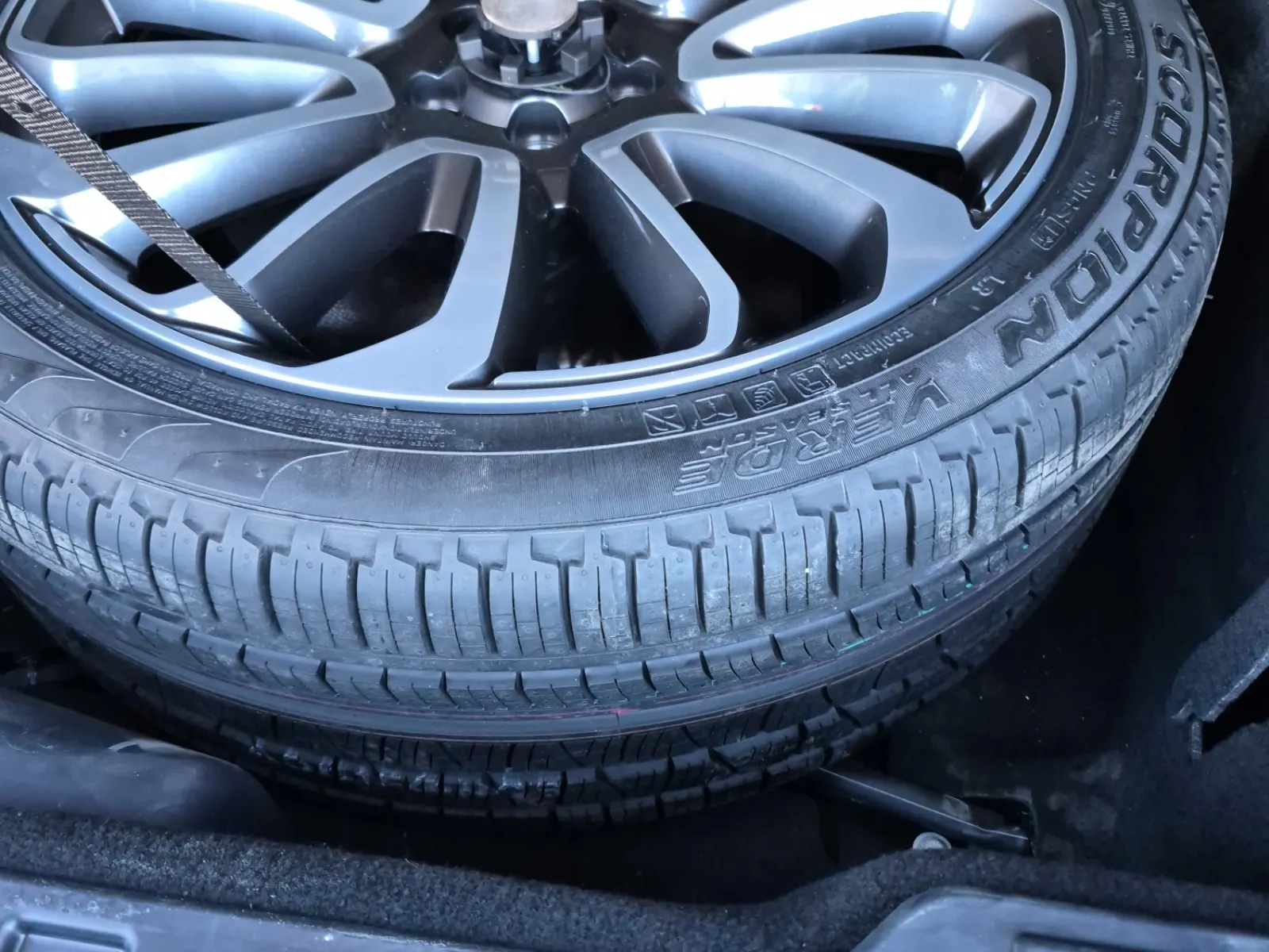 Spare Tire & Wheel Photo