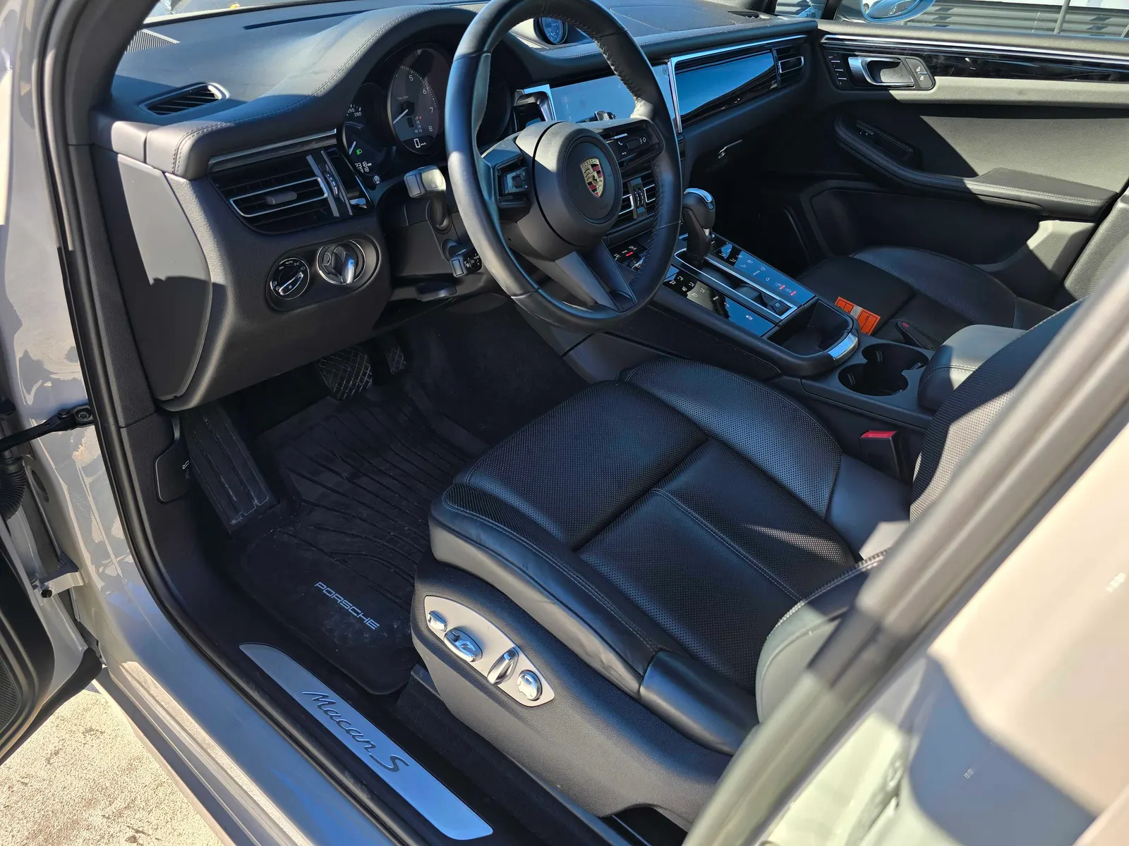 Interior driver side