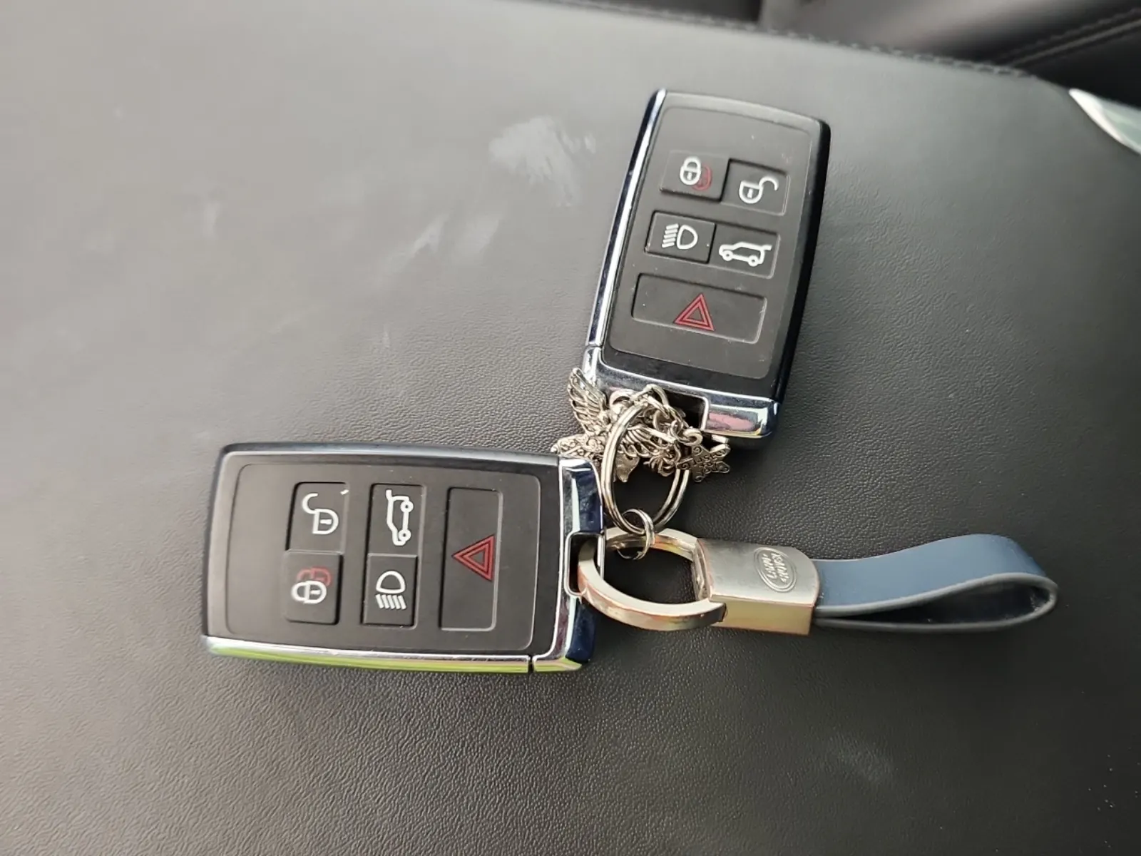 Keys/Fobs/Manual Photo