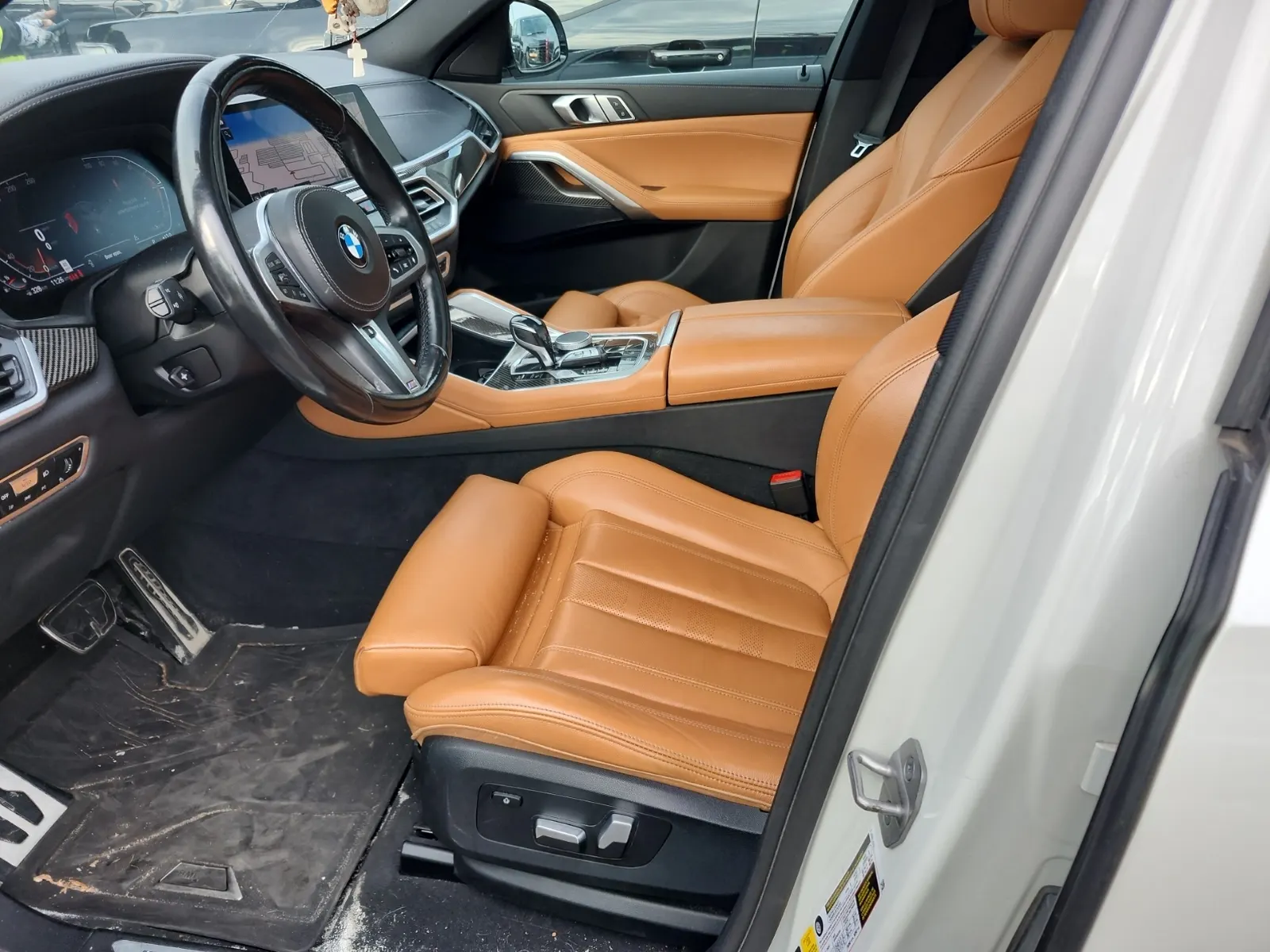 Front Interior Photo