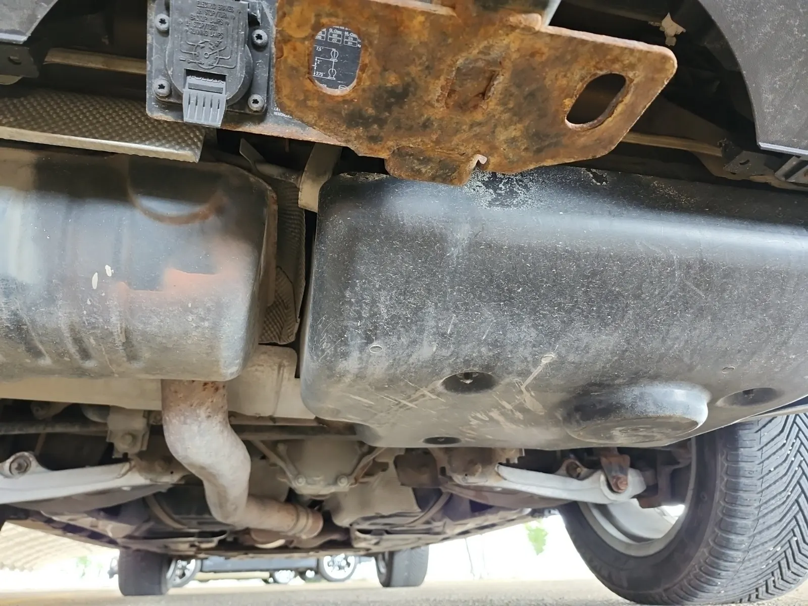 Undercarriage - Rear Photo