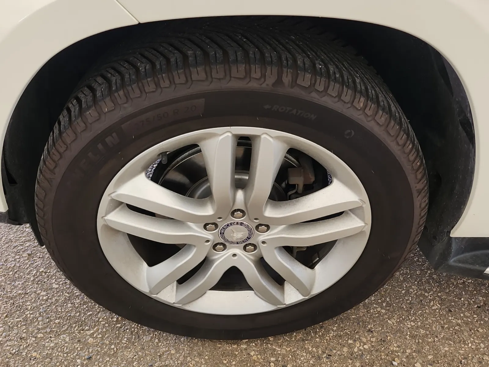 Front driver wheel/tire photo