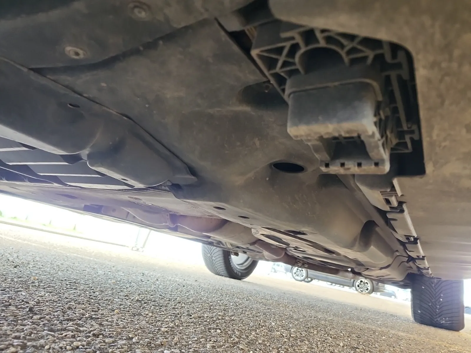 Undercarriage - Driver Photo