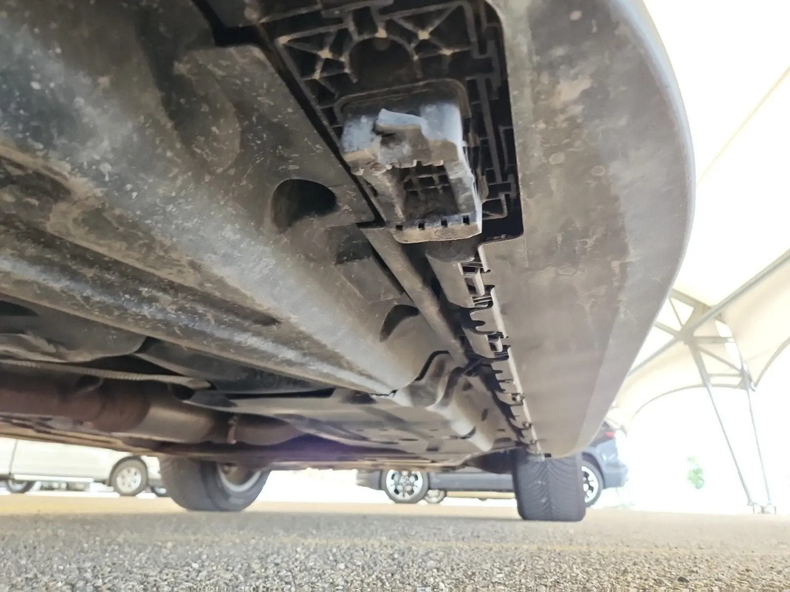 Undercarriage - Passenger Photo