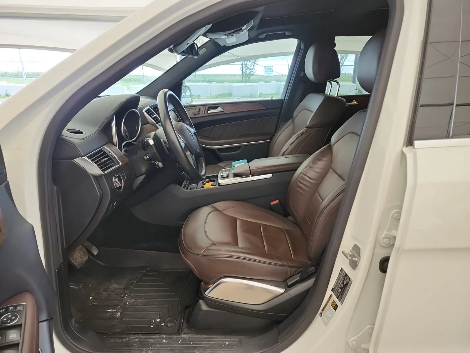 Front Interior Photo