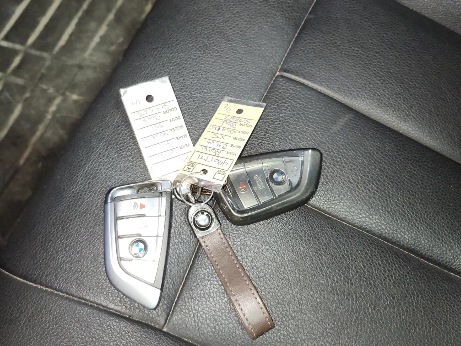 Keys/Fobs/Manual Photo
