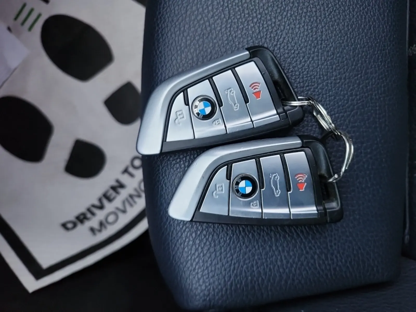 Keys/Fobs/Manual Photo