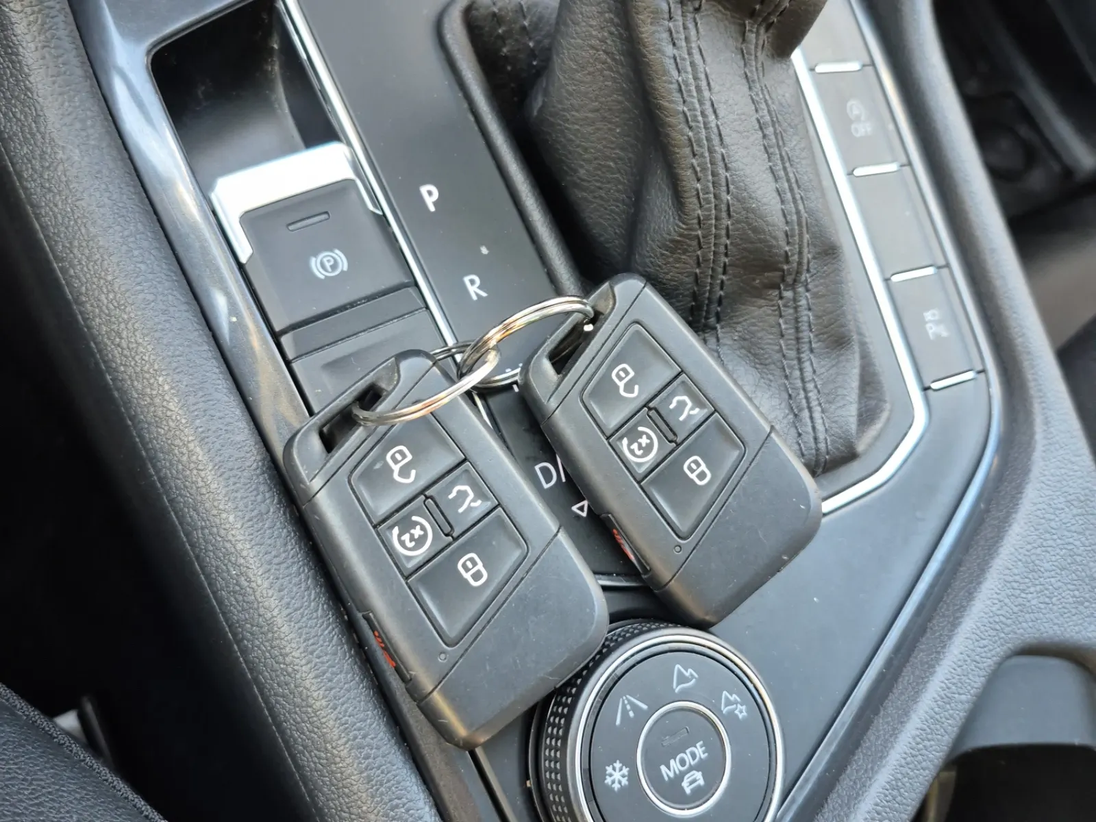 Keys/Fobs/Manual Photo