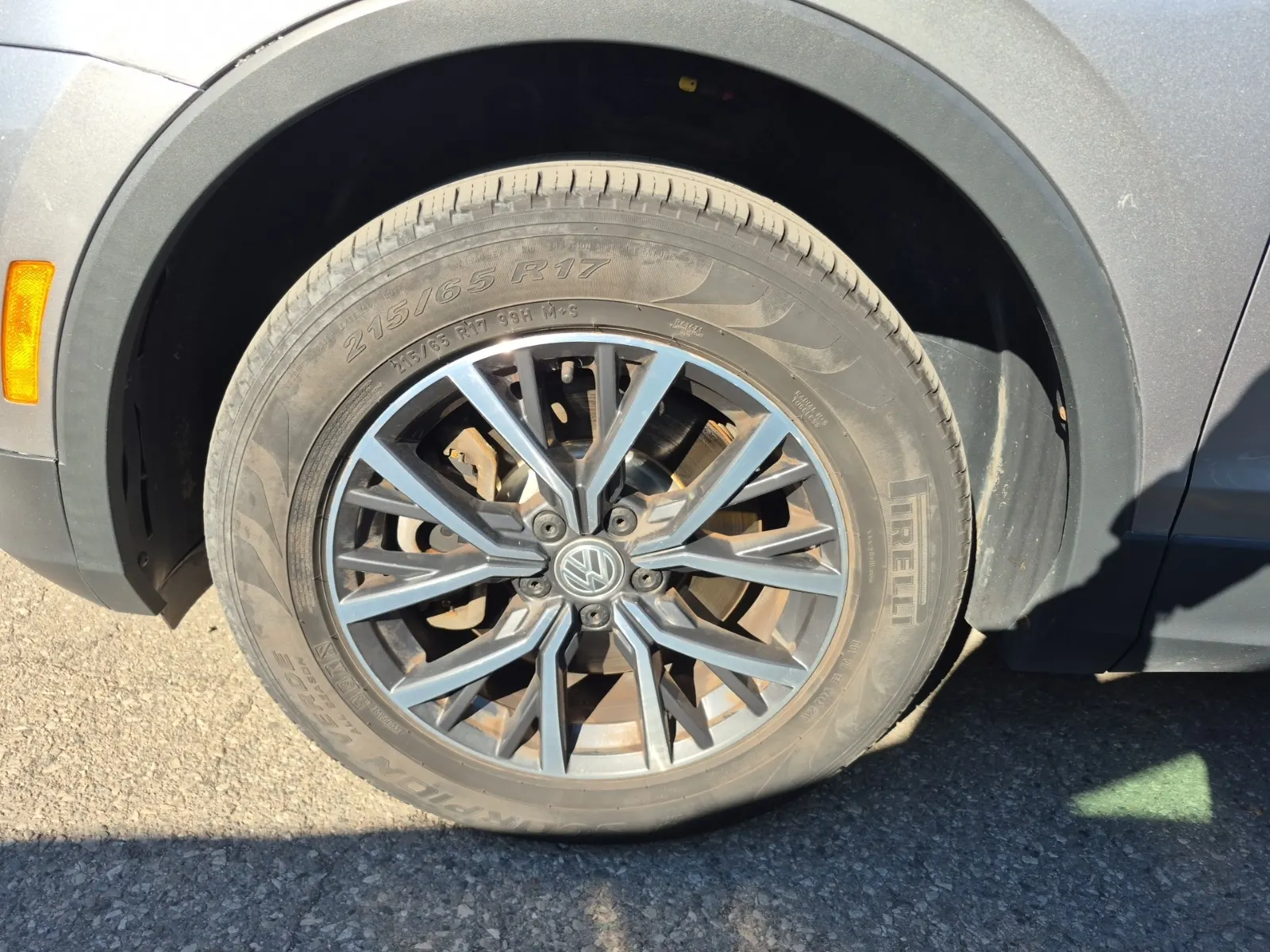 Front driver wheel/tire photo