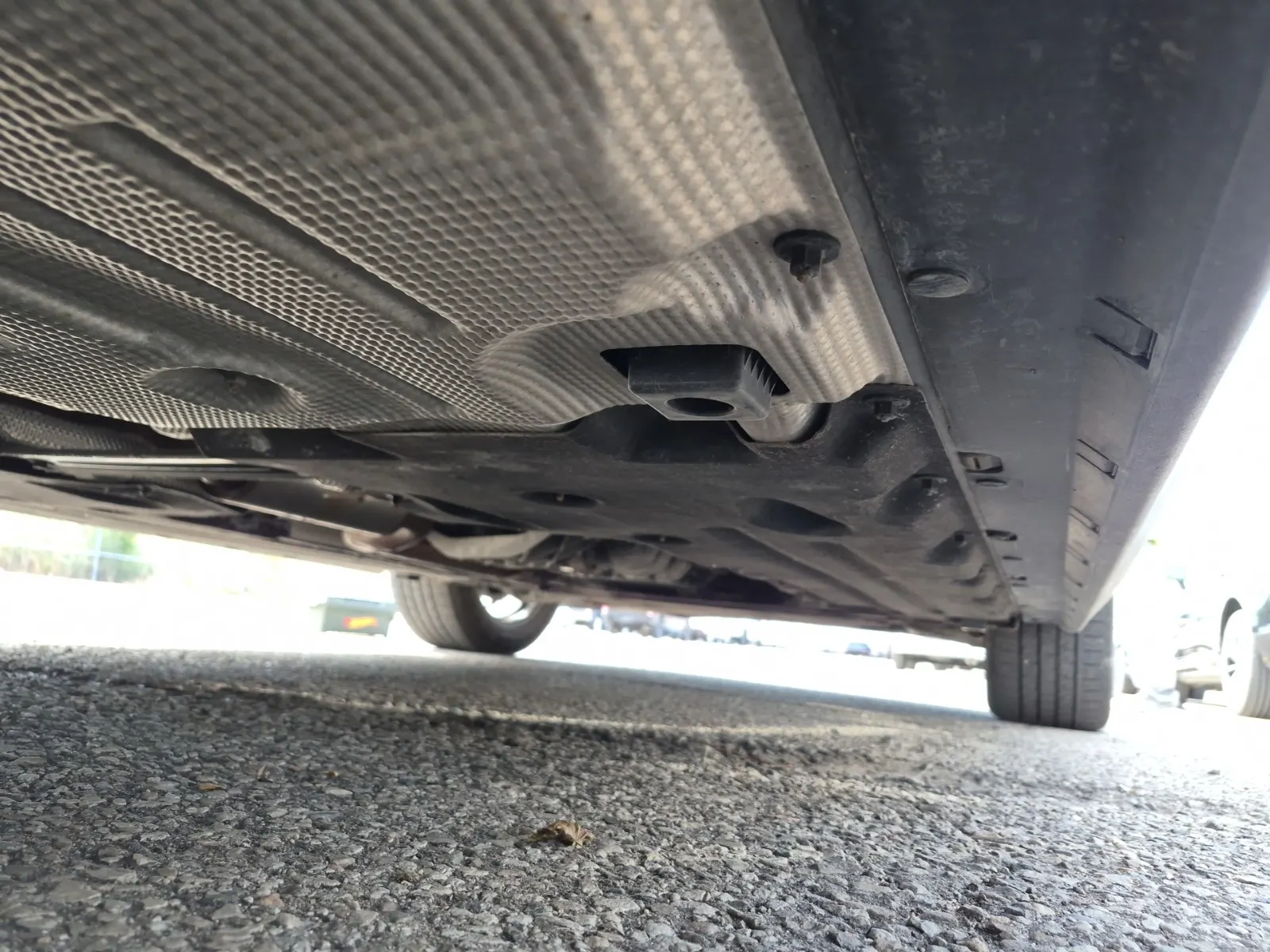 Undercarriage - Passenger Photo