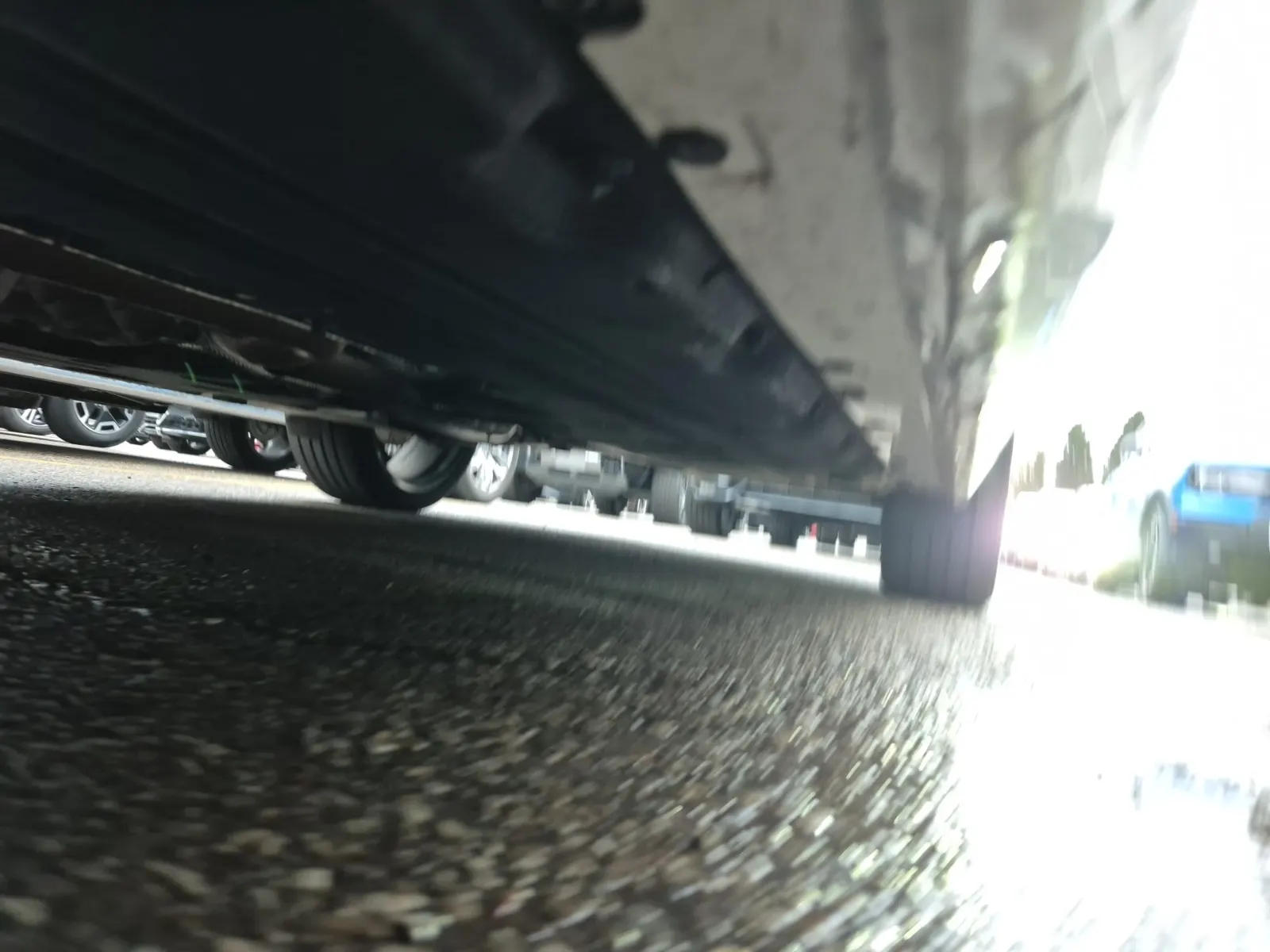 Undercarriage - Driver Photo