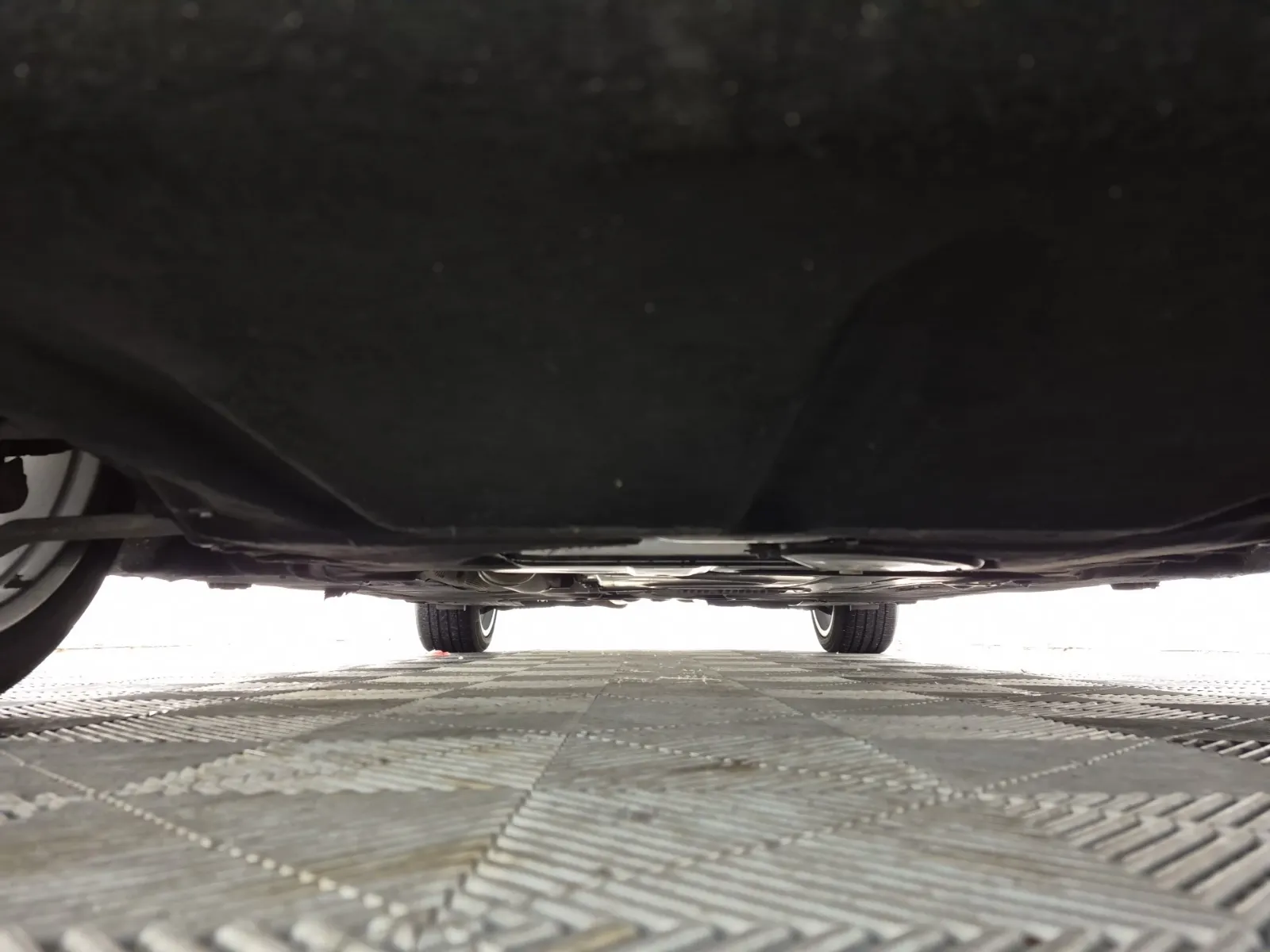Undercarriage - Front Photo