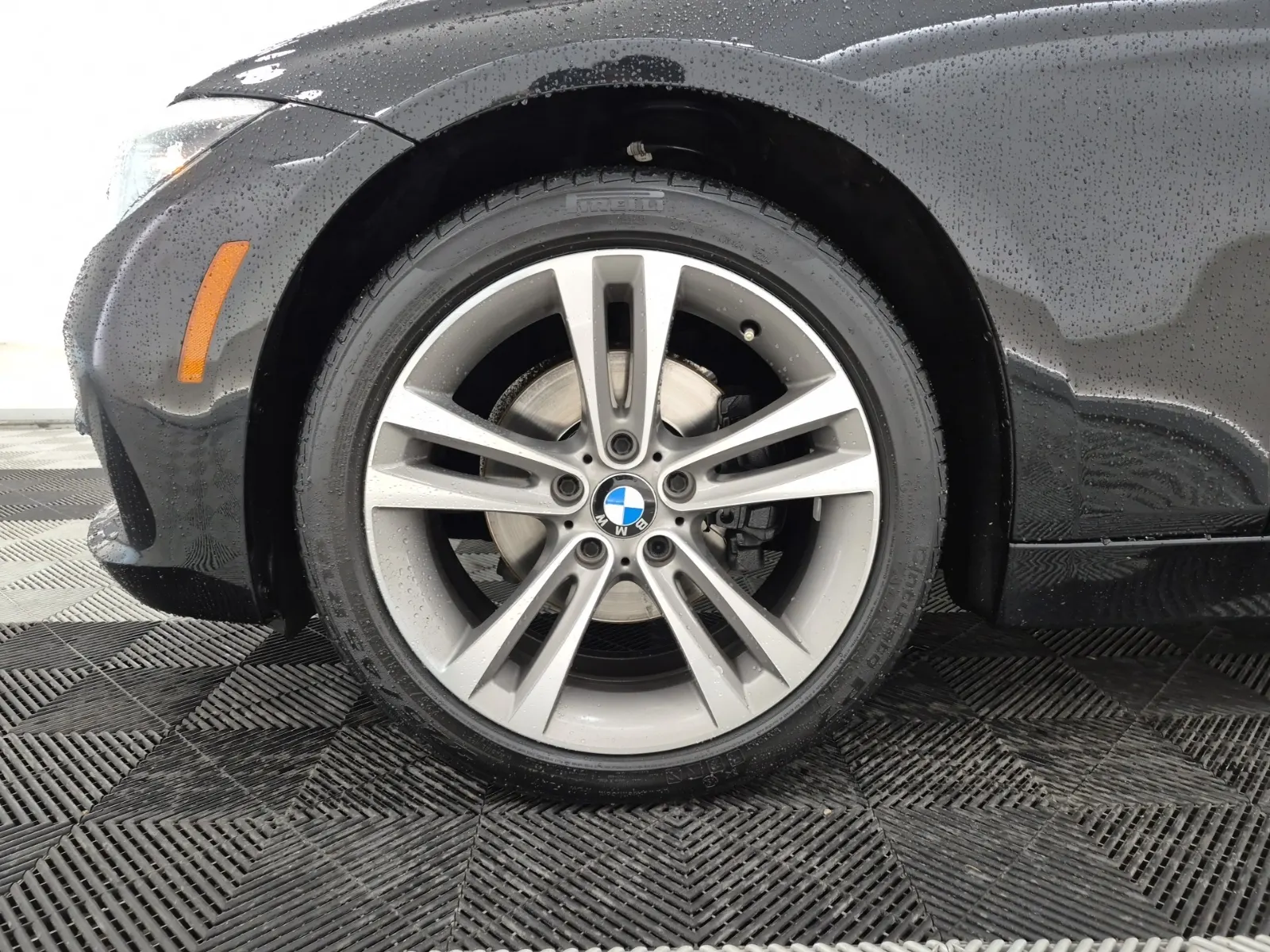 Front driver wheel/tire photo