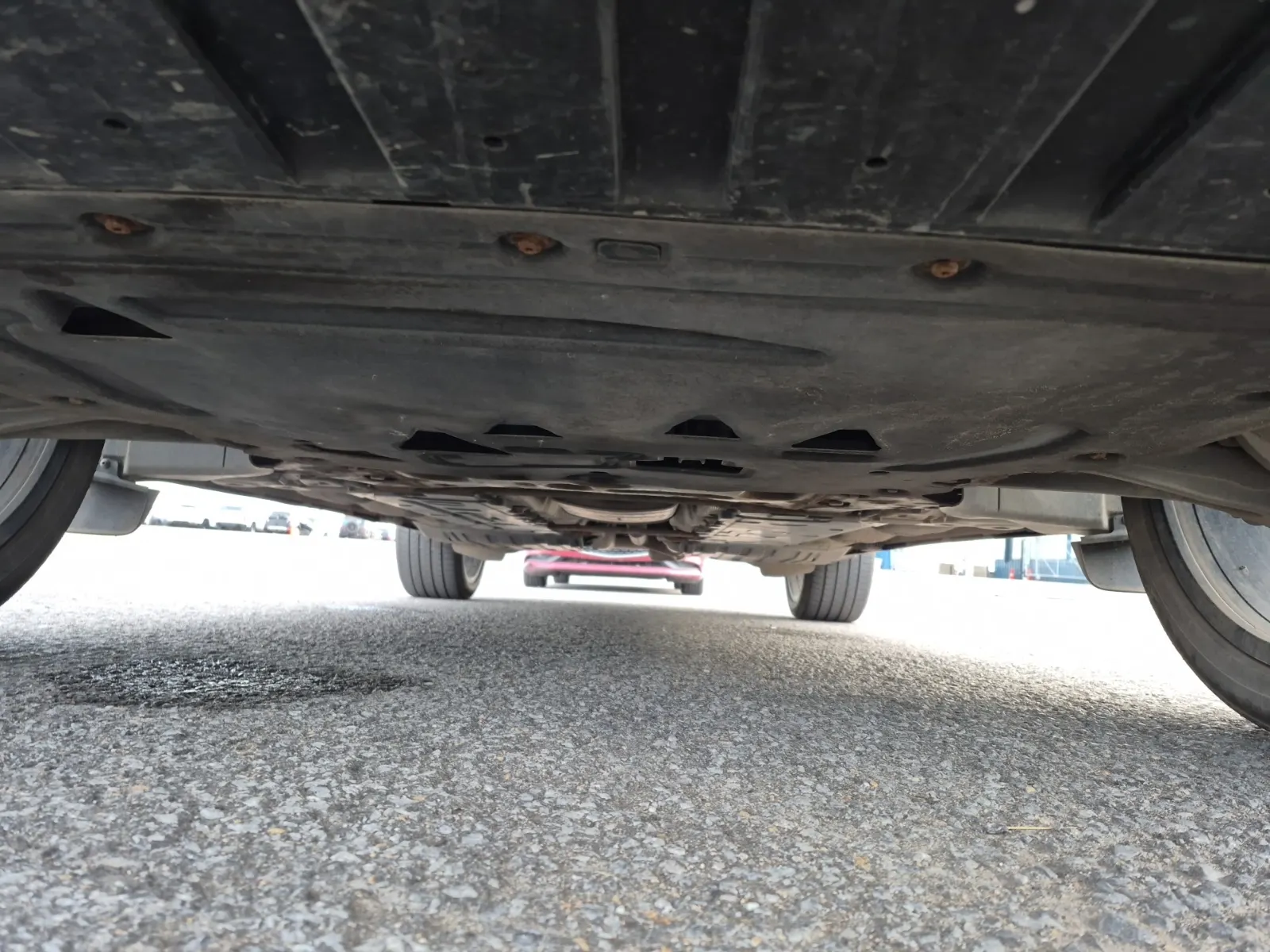 Undercarriage - Front Photo