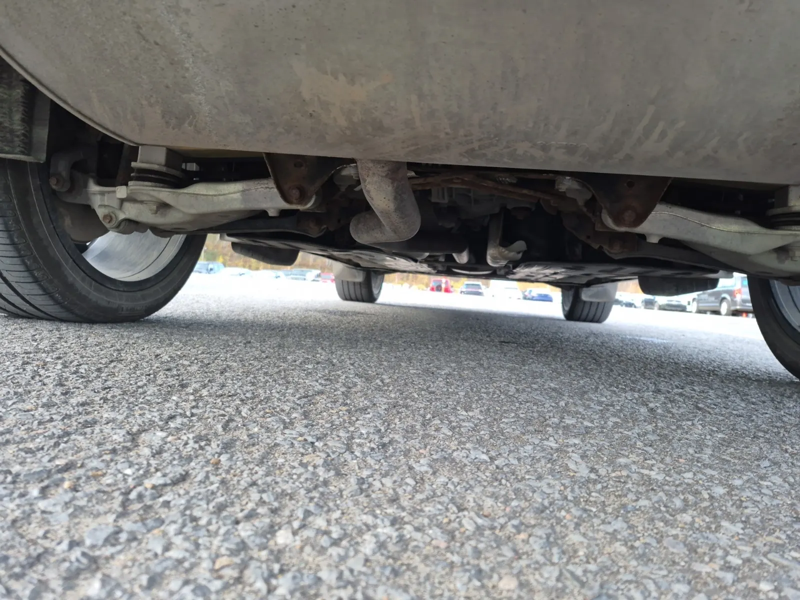 Undercarriage - Rear Photo