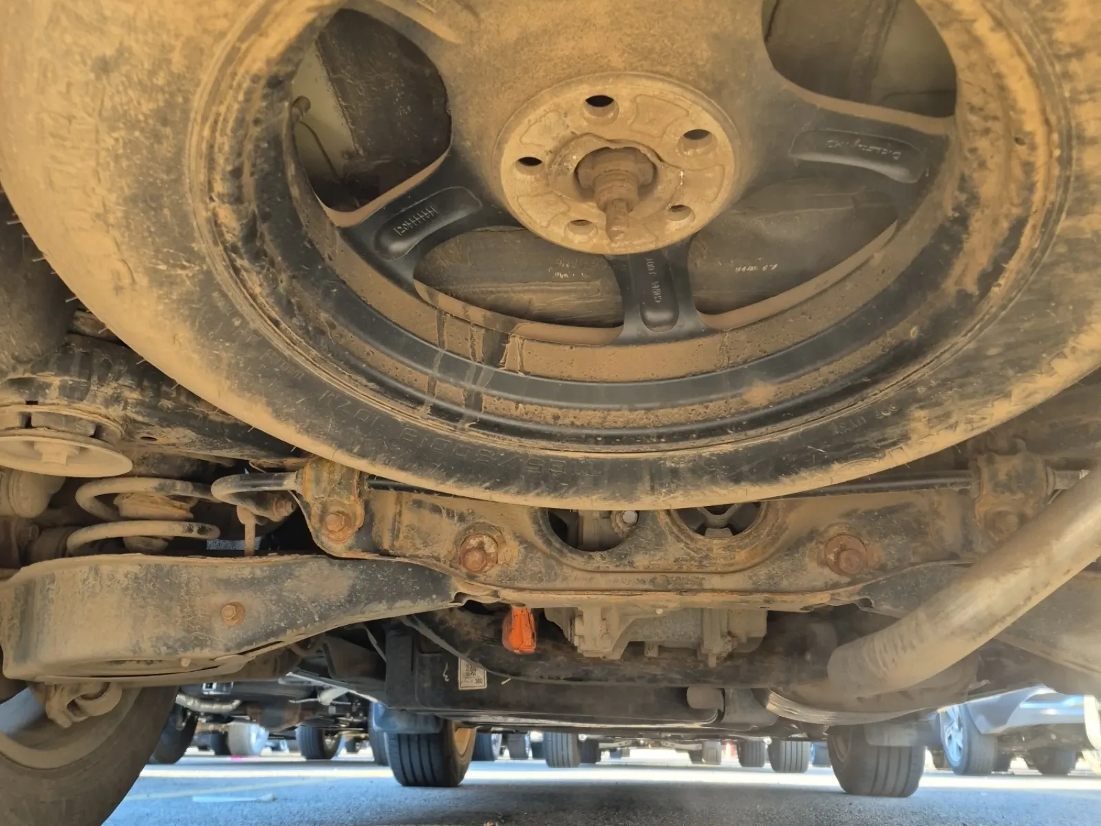 Undercarriage - Rear Photo