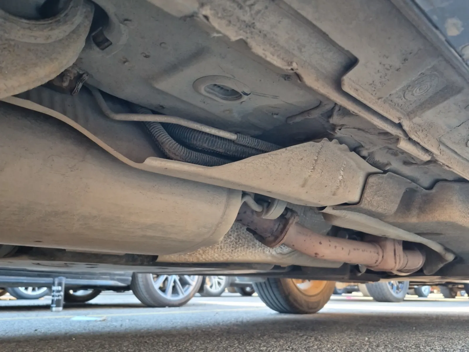 Undercarriage - Passenger Photo
