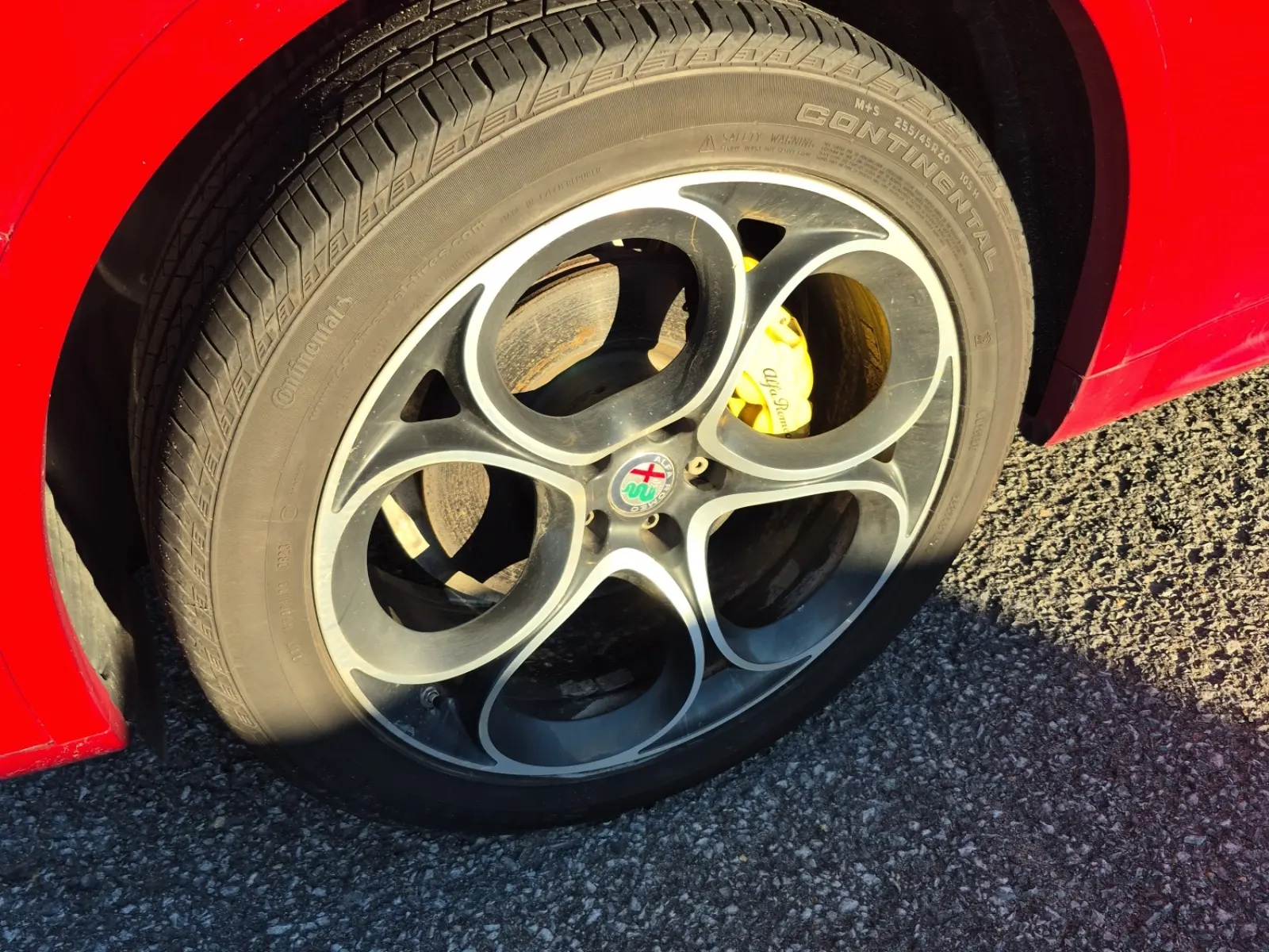 Front driver wheel/tire photo