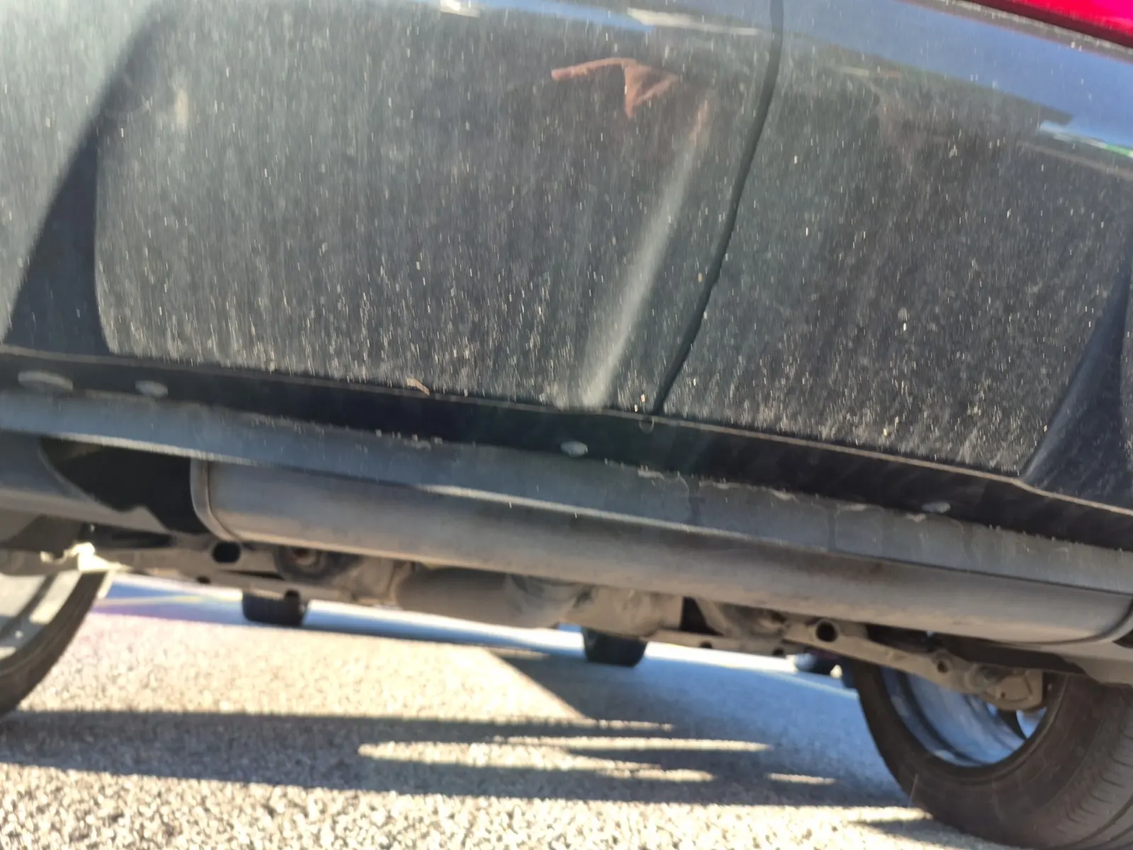 Undercarriage - Rear Photo