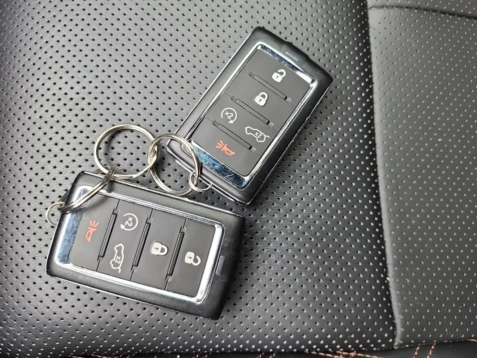 Keys/Fobs/Manual Photo