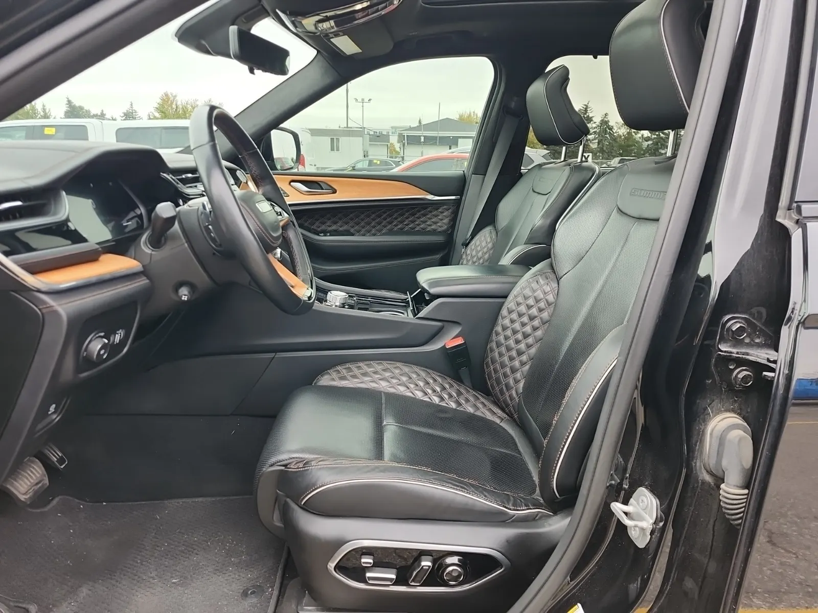 Front Interior Photo